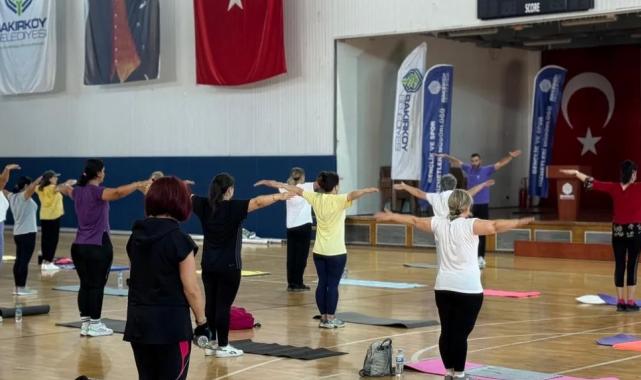 İstanbul Bakırköylü kadınlar güne sportif başlıyor