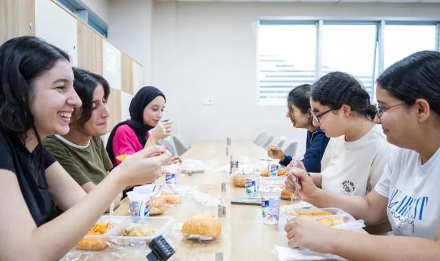 İzmir Büyükşehir’den üniversitelilere barınma desteği: Bu yıl da zam yok