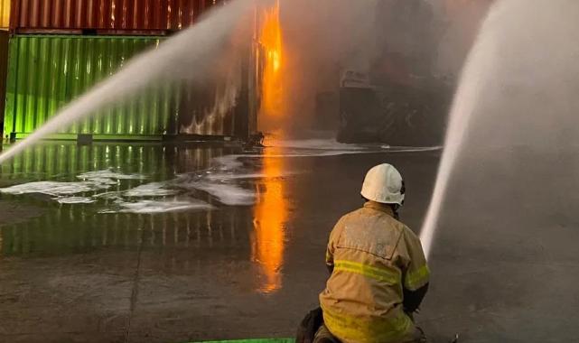 İzmir İtfaiyesi, Aliağa’da büyük felaketin önüne geçti