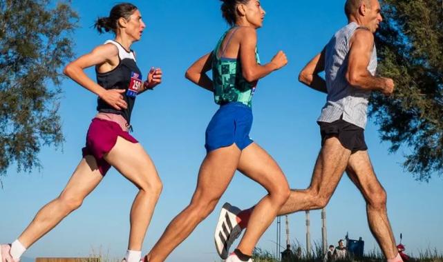 İzmir’de 9 Eylül Yarı Maratonu coşkuyla koşuldu