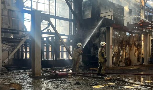 İzmir’de ALOSBİ’deki fabrika yangını kontrol altında