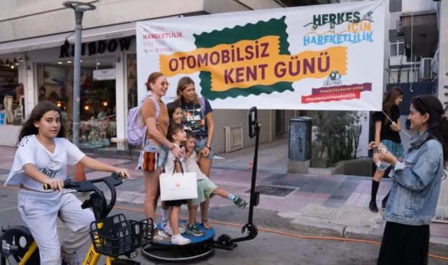 İzmir’de yayalardan ‘Otomobilsiz Kent Günü’ keyfi
