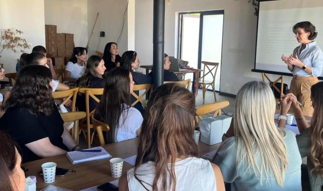 Kadınlar Gölcük’te sanatla buluştu