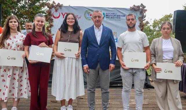 Kocaeli’de Başkan Büyükakın, soydaş gençlerle buluştu