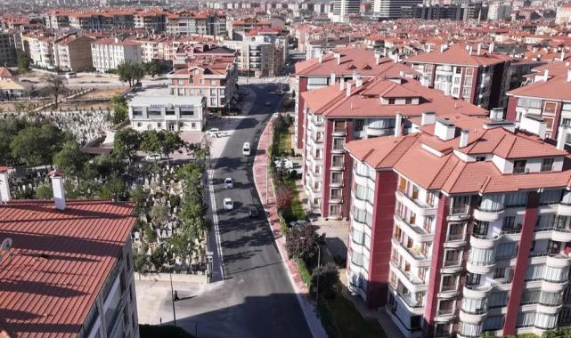 Konya Karatay’da sıcak asfalt çalışmalarına devam