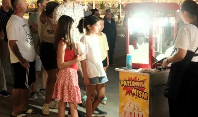 Milli İrade’de açık havada sinema keyfi devam ediyor