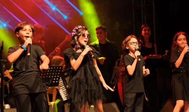 MOD10 gençlik orkestrası’ndan Ayvalık’ta kurtuluş coşkusu