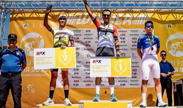 Mudanyalı bisikletçi Gökhan Uzuntaş zirveyi bırakmıyor