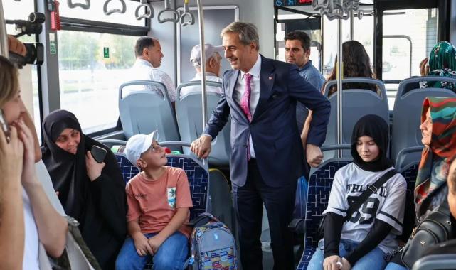 Sakarya metrobüs hattı genişletildi… Başkan Alemdar, vatandaşlarla birlikte yolculuk yaptı