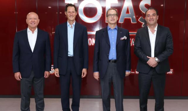 Stellantis ve Koç Holding üst yönetimi Tofaş Fabrikası’nı ziyaret etti