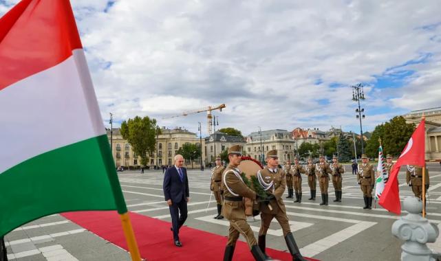 TBMM Başkanı Kurtulmuş’tan Meçhul Asker Anıtı’na çelenk