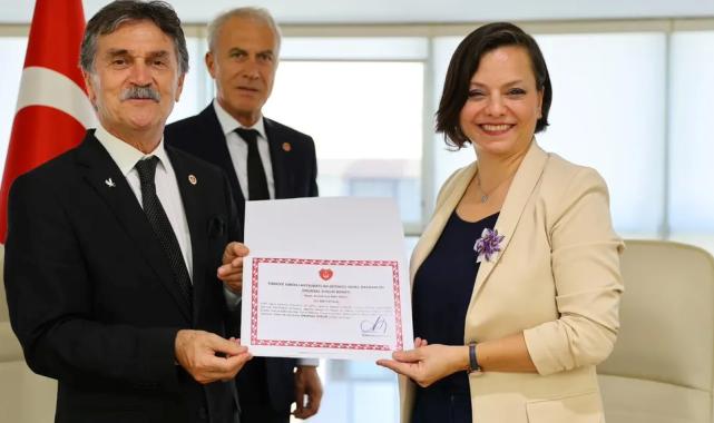 TEMAD’dan Başkan Kınay’a onursal berat