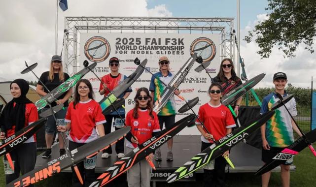 Türk kızları Dünya Kupası’nda havacılıkta ilk üçte