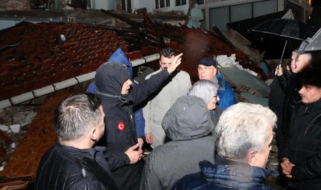 6,1’lik deprem sonrasında Bakan Yerlikaya sahada