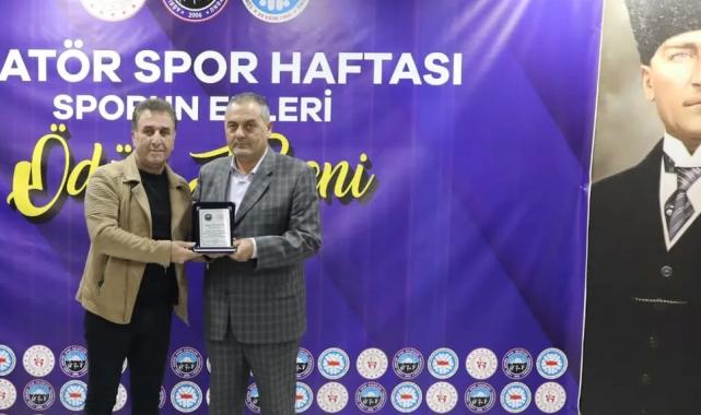 Ağrı’da OGC Genel Başkanı Nihat Aydın’a ‘sporun enleri’ ödülü