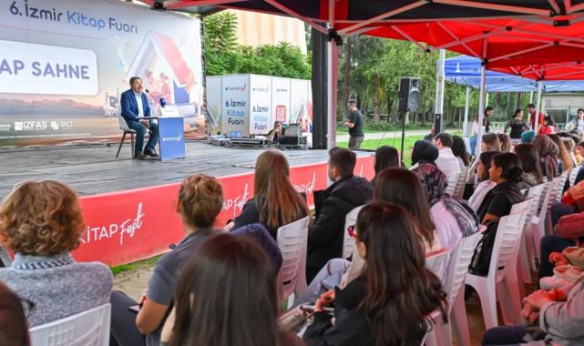 Ahmet Ümit İZKİTAP’ta yeni romanından ipuçları verdi