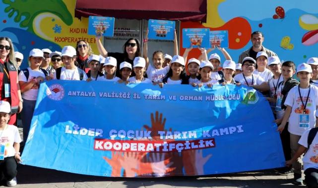 Antalya’da ‘Lider Çocuklar’ kadın emeğini destekledi