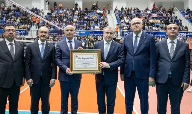 Bakan Bak’a Malatya’dan hemşerilik beratı