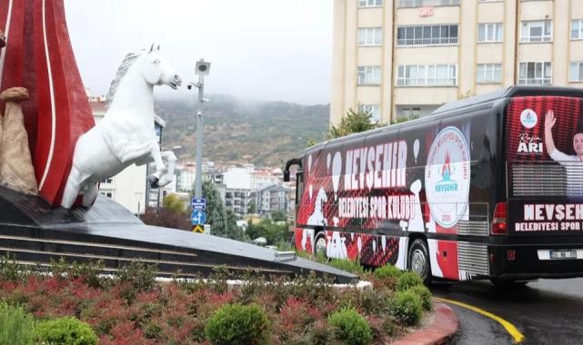 Başkan Rasim Arı, Nevşehir Belediyesi SK otobüsünü kullandı