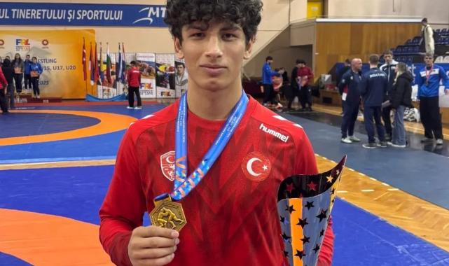 Bursa Büyükşehirli güreşçi Balkan Şampiyonu oldu