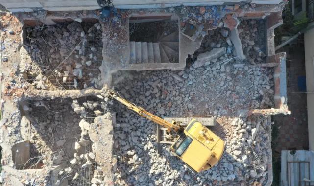 Bursa Osmangazi’de ruhsatsız katlara anında müdahale