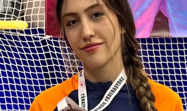 Bursa’da Osmangazili taekwondocudan bronz madalya