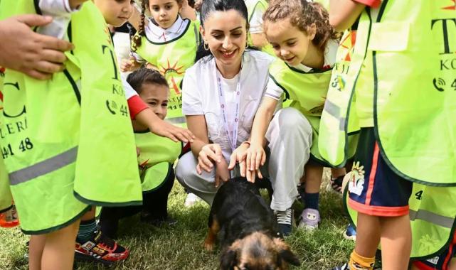 Çocuklar patili dostlarıyla buluştu