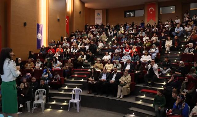 Çocuklarınıza pahalı hediyeler değil, sevgi verin