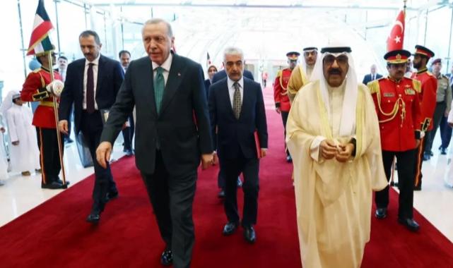 Cumhurbaşkanı Erdoğan, Körfez turunun ilk durağı Kuveyt’te! Kuveyt’le 4 anlaşma imzalandı