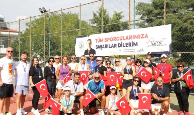 Dalaman’daki kortlarda Cumhuriyet coşkusu