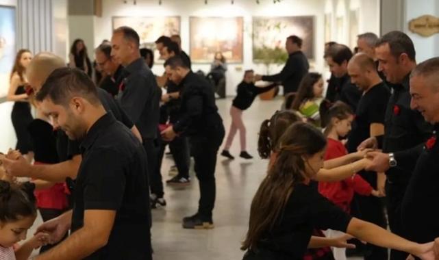 Eskişehir’de ilk dans! Kız çocukları babalarıyla dans etti