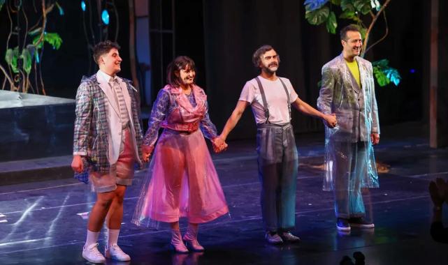 İstanbul Bakırköy Belediye Tiyatroları perde açtı