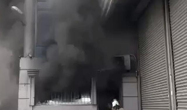 İstanbul Eyüpsultan’da iş hanında depo yangını!