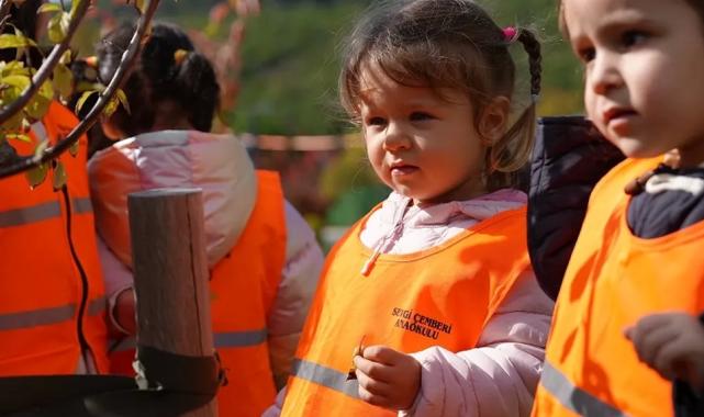 İstanbul Maltepe’de minik eller toprağa can verdi