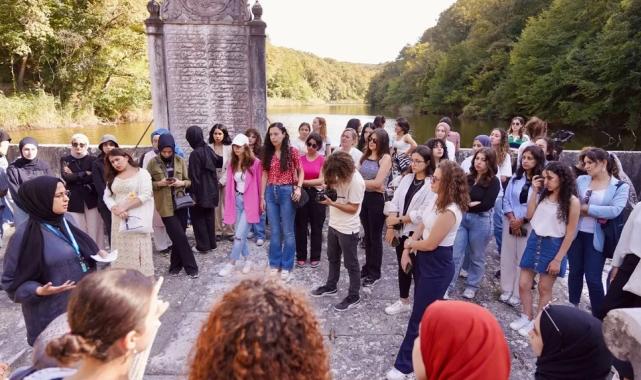 İstanbul’da binlerce kız öğrencinin geleceği aydınlanıyor