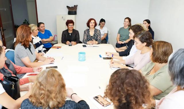 İzmir Narlıdere’de kadınlar haklarını öğreniyor