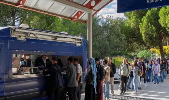 İzmir’de anne eli lezzetinde ücretsiz yemek