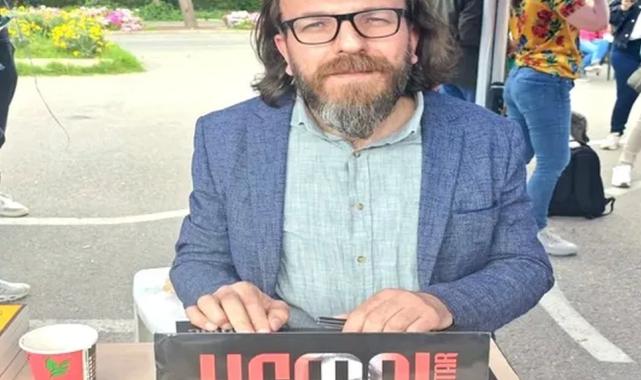 İzmir’de kültürle emek birleşti… Check-Up Oto Servis’te dostluk, üretim ve sanat konuşuldu