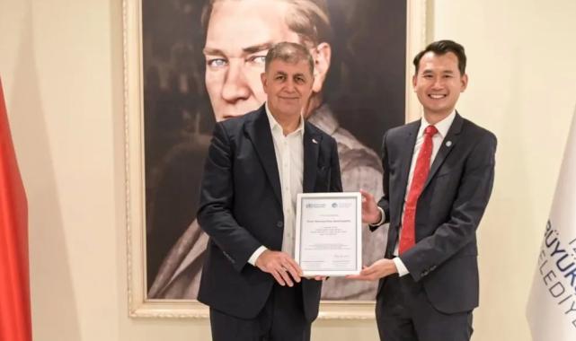 İzmir’in ‘Yaşlı Dostu Şehir’ unvanı tescillendi