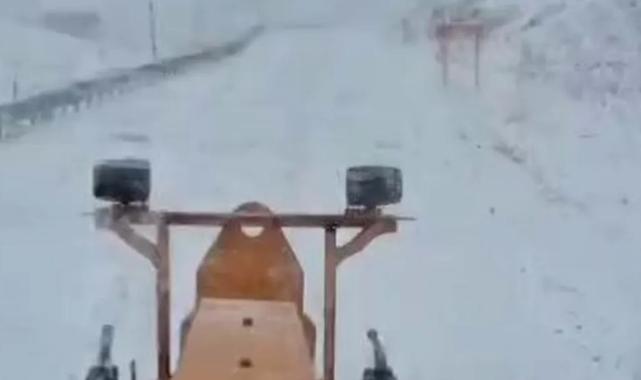 Karayolları kar etkisiyle yol temizleme çalışmalarında