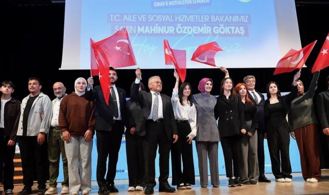 Kayseri Büyükşehir’den öğrencilere kitap desteği