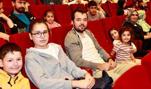 Kocaeli Gebze’de minikler sinema keyfi yaşadı