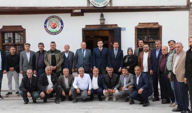 Konya Karatay protokolü muhtarlarla buluştu