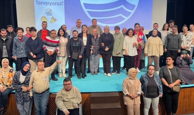 Sakarya’da geleceğe mavi dokunuşlar rozetlendi