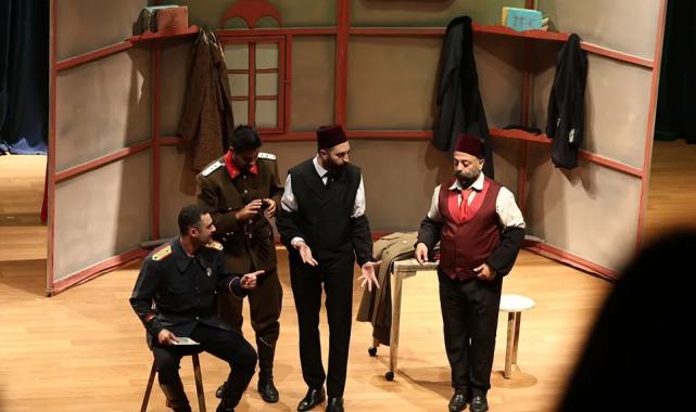 Sakarya’da tiyatro perdesine görkemli açılış