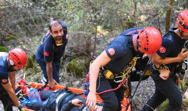 Terapi Ormanı’nda kurtarma operasyonu! Dağlık arazide yürüyüş yapınca…