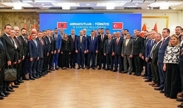 Türkiye-Arnavutluk iş dünyası Tiran’da buluştu