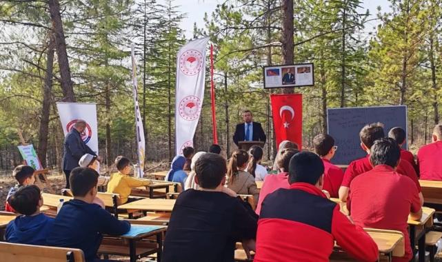 Ankara’da sınıf bir günlüğüne ormana taşındı