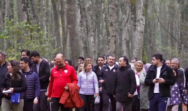 Bakan Tekin Belgrad Ormanı’nda öğretmenlerle yürüdü