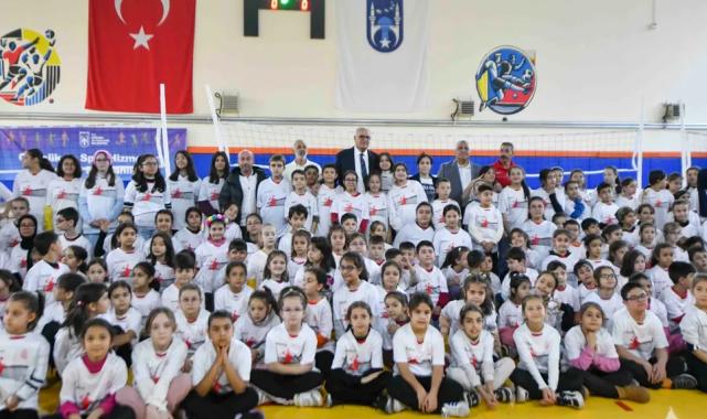 Başkent’te ikinci ‘Fabrika Voleybol Okulu’ açıldı